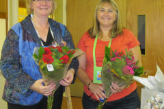 2010-Show-CoChairs-receive-thanks