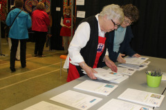 the-silent-auction-is-done_15458288471_o