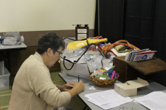 brenda-working-the-boutique_29829705892_o
