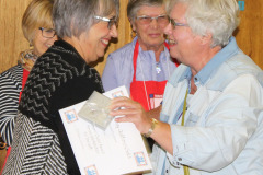 cqa-ns-rep-joan-tufts-presenting-vicki-burke-with-her-second-place-prize-and-certificate-for-her-quilt-jacobean-garden_29945445065_o