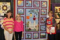 jo-ann-ramsey-and-her-sister-marli-l-present-annette-r-with-the-best-in-show-the-jean-ramsey-award_44186412905_o