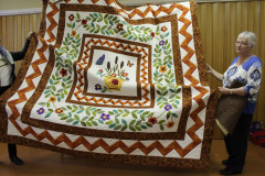 a-pieced-and-applique-medallion-quilt_16738210164_o