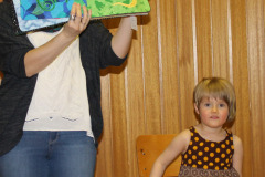 linnet-shares-one-of-her-alphabet-books-with-daughter-alwynn_16738075944_o