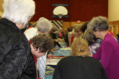 everyone-wanted-to-see-anas-quilts-up-close_14053695863_o