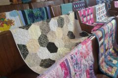lots-of-quilts-fill-the-pers_32558271637_o