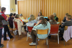 the-class-gathers-to-listen-to-ana_14034289335_o
