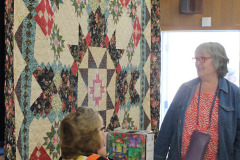 krista-and-anne-looked-after-our-raffle-quilt_26427851924_o