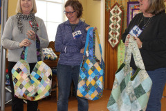 sharon-l-sharon-g-and-linda-d-got-together-and-all-made-mondo-bags_32097299167_o