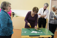 heather-demos-her-cutting-techniues_17219032476_o