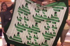 ann-and-faye-with-fayes-labyrinthe-quilt_37618166361_o