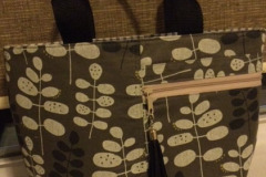 crescent-tote-a-noodlehead-pattern-made-by-colleen-p_50783706211_o