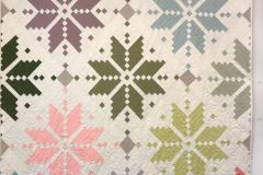 knitted-star-made-by-heather-s-machine-pieced-and-machine-quilted-by-heather-the-quilt-is-made-exclusively-from-konacotton-the-pattern-is-from-lo-and-behold-patterns_50791118313_o