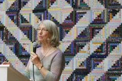 the-raffle-quilt-made-by-diane-macmillan-and-quilted-by-the-bay-buddies-looked-beautiful-at-centre-stage_13850551645_o