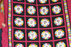 isabels-black-flowers-quilted-by-donna-hazelton_39948927994_o