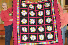 isabels-black-flowers-quilted-by-donna-hazelton_39948928054_o