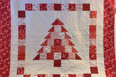 elizabeth-t-christmas-tree-free-pattern-by-jolly-jabber-fat-quarter-shop-machine-pieced-machine-quiltted-by-nadine-stevens_51919729678_o