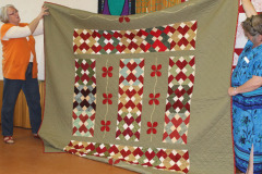 annas-pizza-box-challenge-quilt-is-done-palazzo-tiles-machine-uilted-by-member-lynn-jones_8717915718_o