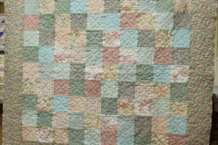 lees-sweetheart-baby-quilt_33726188133_o