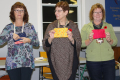 a-bridgewater-bee-project-a-little-pouch-turns-into-a-shopping-bag_49028715008_o