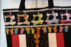 linda-duffley-this-bag-is-variation-on-the-qayg-sophie-tote-pattern-by-june-tailor_50559135977_o