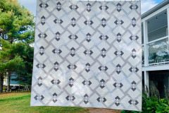 dappled-jill-g-pattern-by-natalia-bonner-machine-quilted-by-tlc_50423495742_o