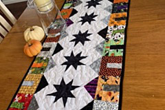 halloween-table-runner-michele-n-pattern-from-a-missouri-star-pattern_50423427206_o