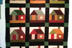 everybodys-home-donna-vmachine-pieced-hand-quilted-pattern-by-marianne-fons-love-of-quilting-magazine_50326306618_o