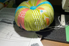 rose-s-tuffet-5-pin-cushion_51353516195_o