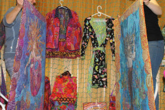 michele-and-linnet-check-out-the-quilts_13938017387_o